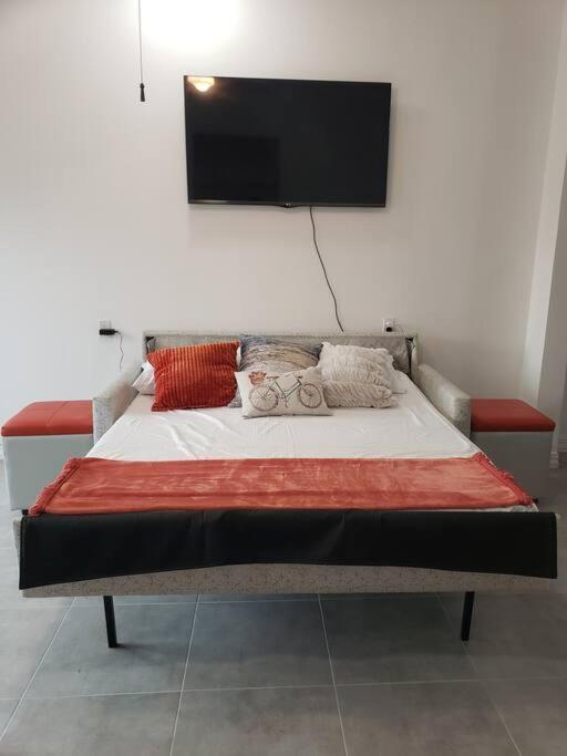 2 Br/ 1 Ba Home, Sleeps 10, 1 Min Walk To Rosarito Beach Exterior photo