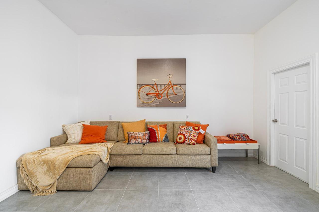 2 Br/ 1 Ba Home, Sleeps 10, 1 Min Walk To Rosarito Beach Exterior photo