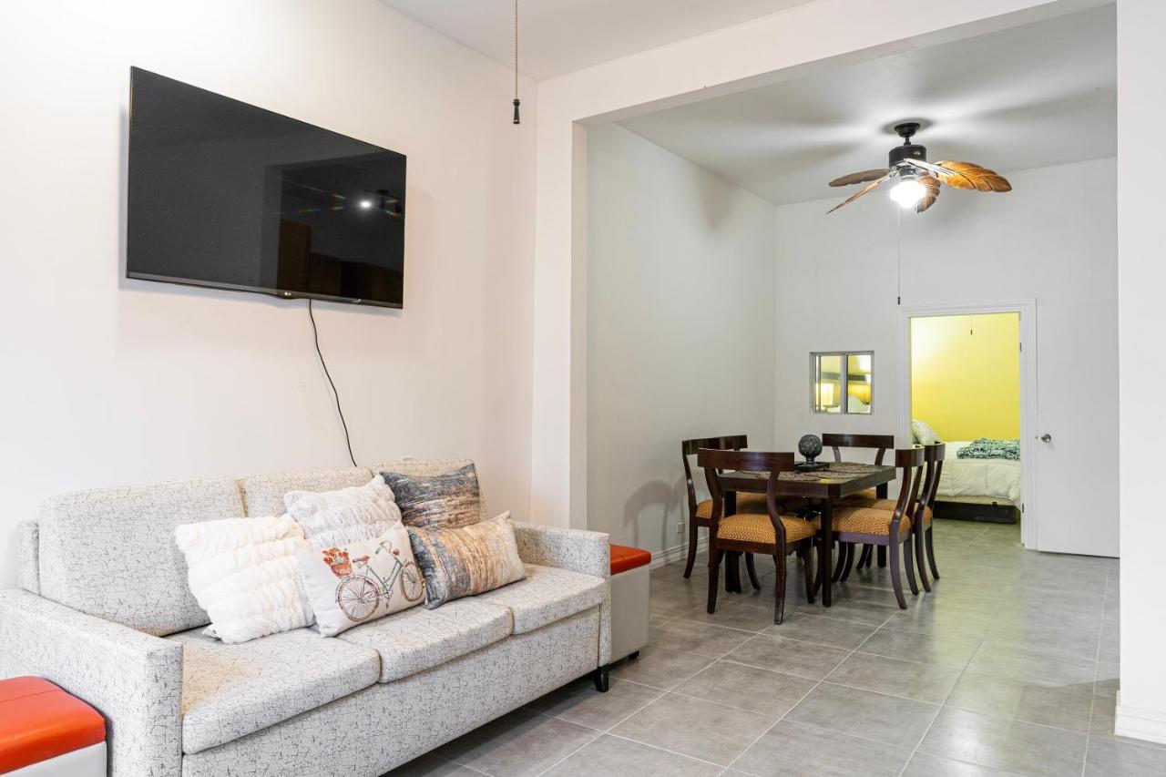 2 Br/ 1 Ba Home, Sleeps 10, 1 Min Walk To Rosarito Beach Exterior photo