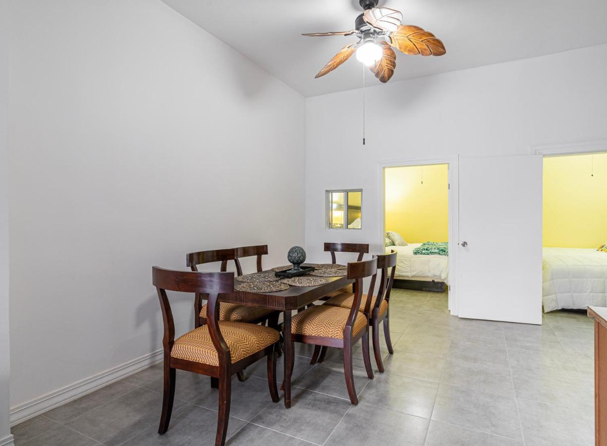2 Br/ 1 Ba Home, Sleeps 10, 1 Min Walk To Rosarito Beach Exterior photo