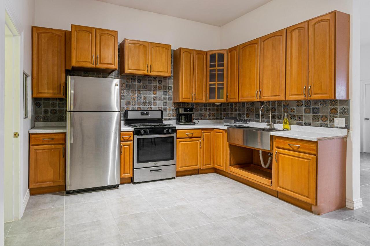 2 Br/ 1 Ba Home, Sleeps 10, 1 Min Walk To Rosarito Beach Exterior photo