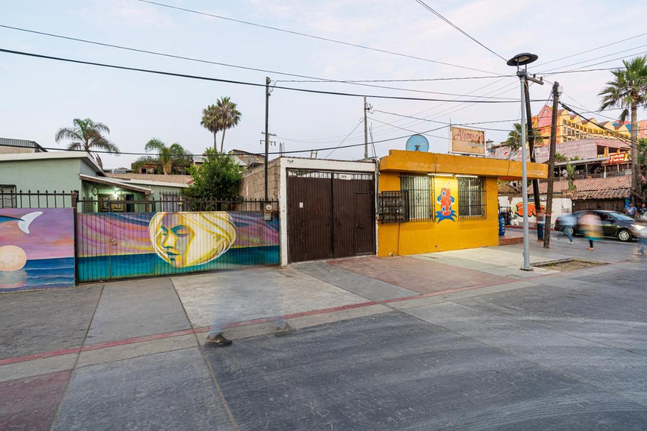 2 Br/ 1 Ba Home, Sleeps 10, 1 Min Walk To Rosarito Beach Exterior photo