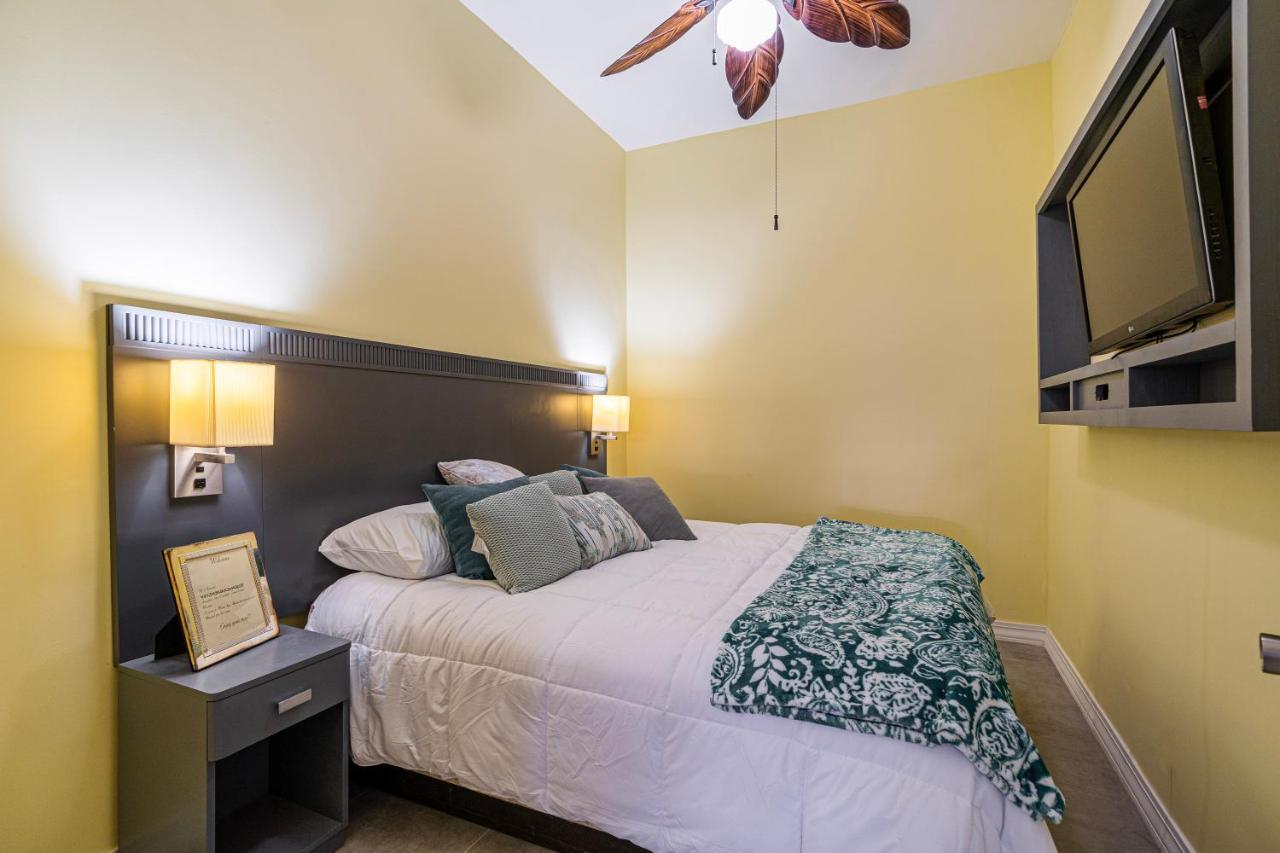 2 Br/ 1 Ba Home, Sleeps 10, 1 Min Walk To Rosarito Beach Exterior photo